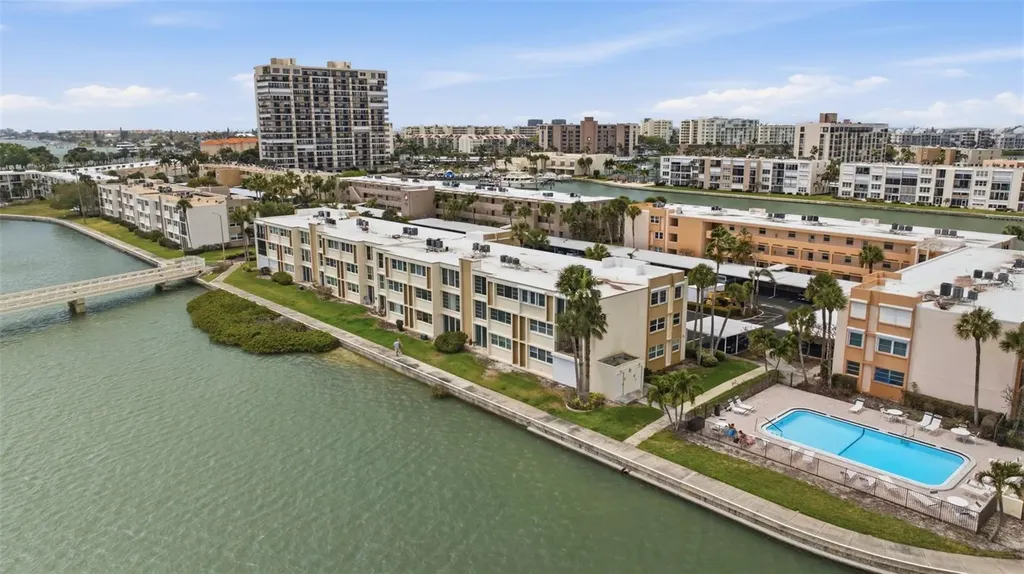 7465 Bay Island Drive S South Pasadena FL 33707
