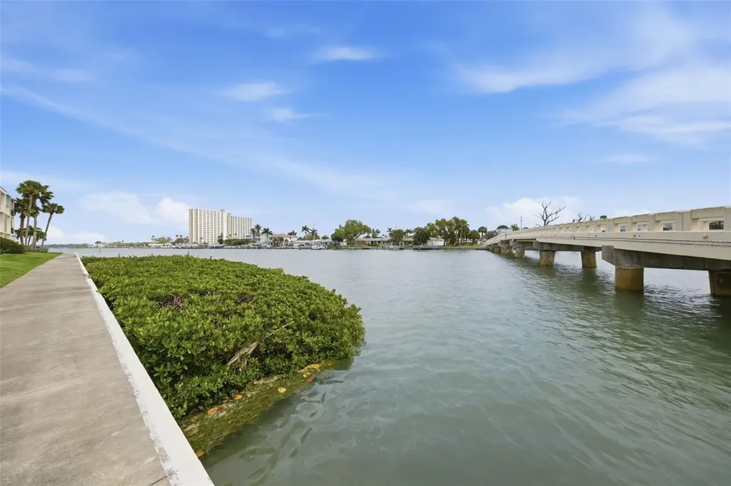 7465 Bay Island Drive S South Pasadena FL 33707