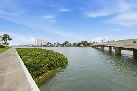 7465 Bay Island Drive S South Pasadena FL 33707