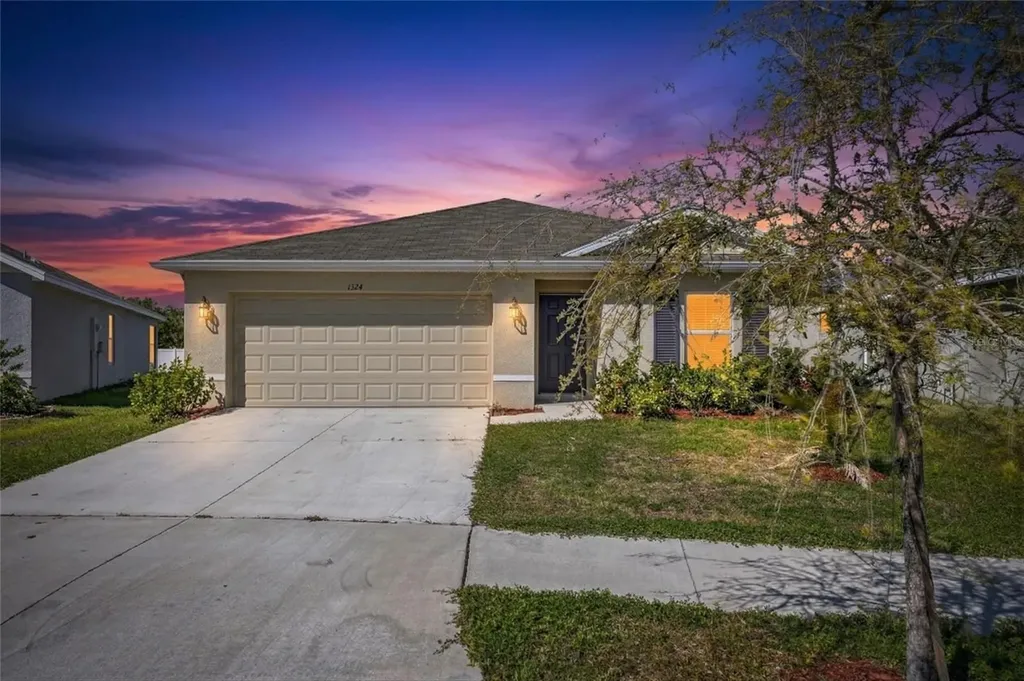 1324 Ocean Spray Drive Ruskin FL 33570