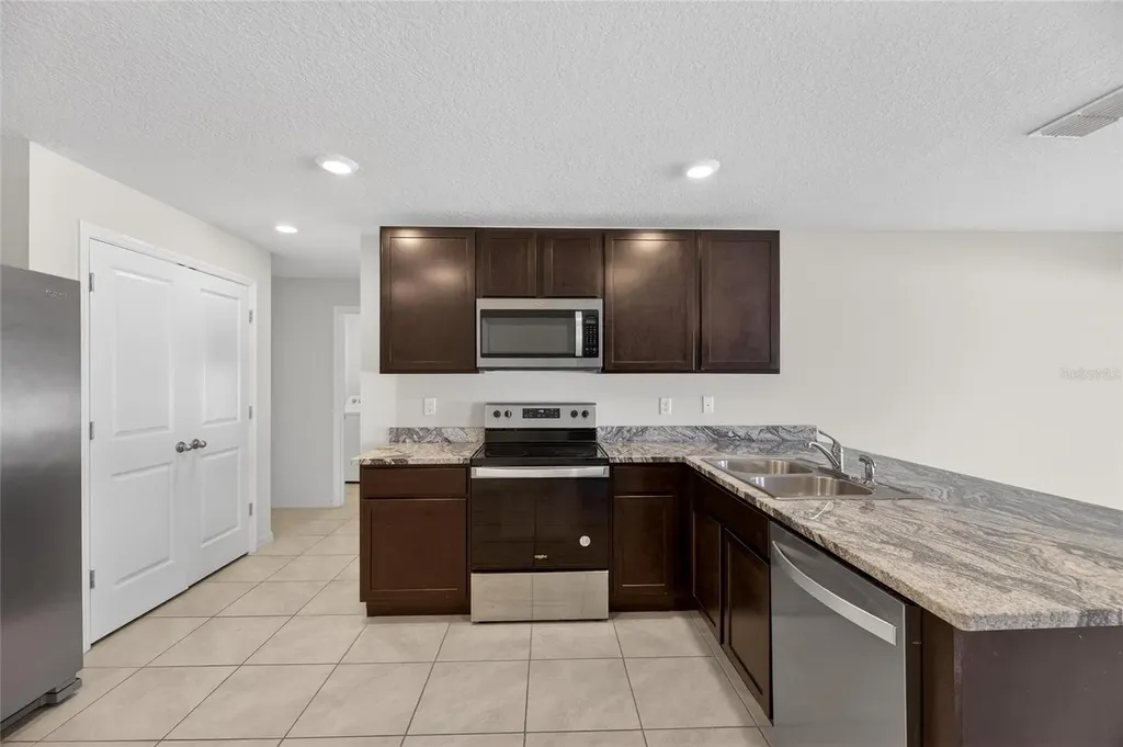 1324 Ocean Spray Drive Ruskin FL 33570