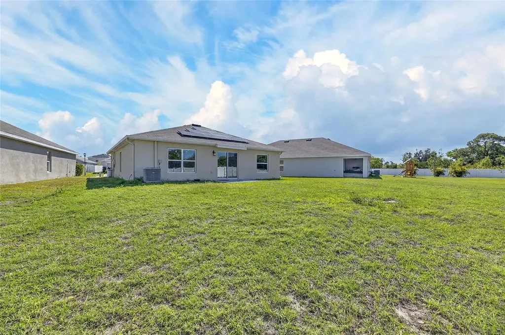 1324 Ocean Spray Drive Ruskin FL 33570