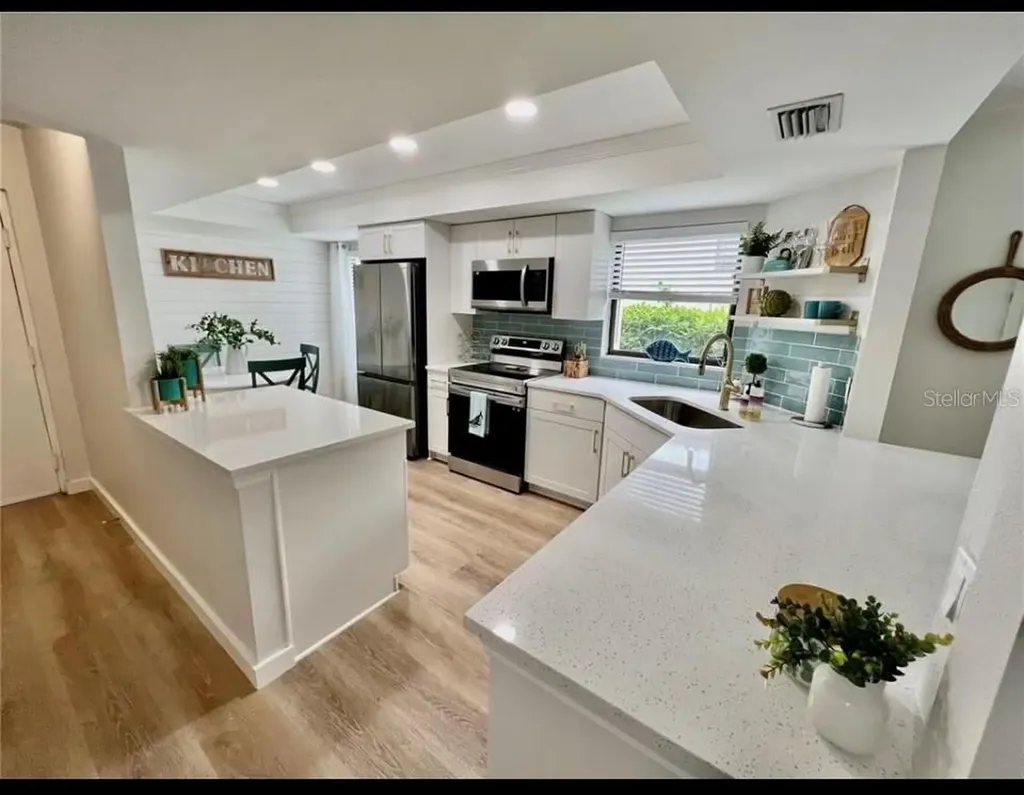 7203 Curtiss Avenue Sarasota FL 34231