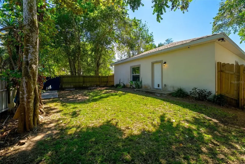 637 Holmes Avenue Daytona Beach FL 32114