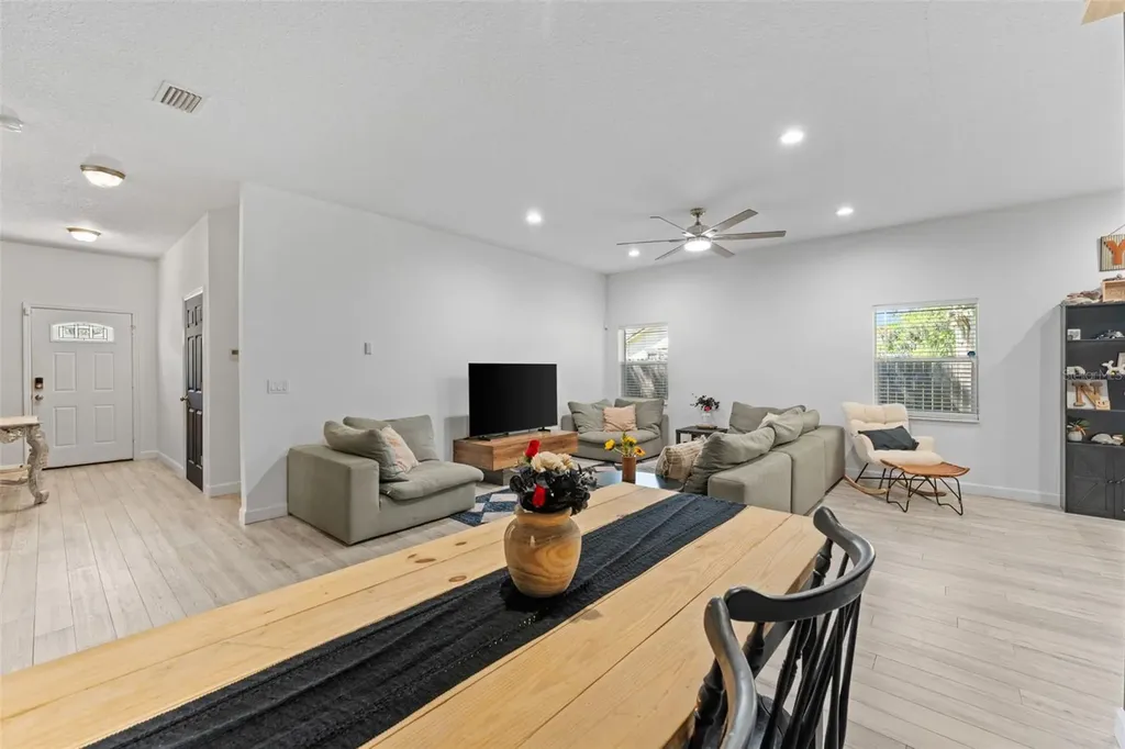 637 Holmes Avenue Daytona Beach FL 32114