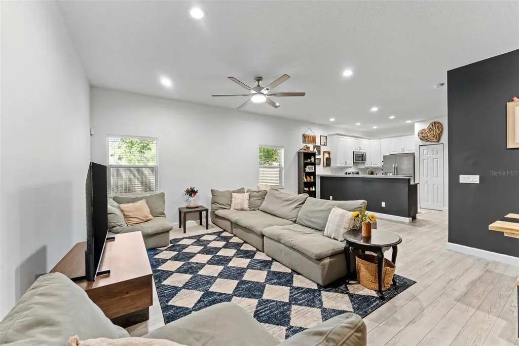 637 Holmes Avenue Daytona Beach FL 32114