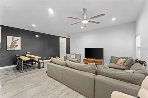 637 Holmes Avenue Daytona Beach FL 32114