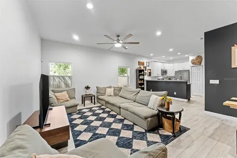 637 Holmes Avenue Daytona Beach FL 32114