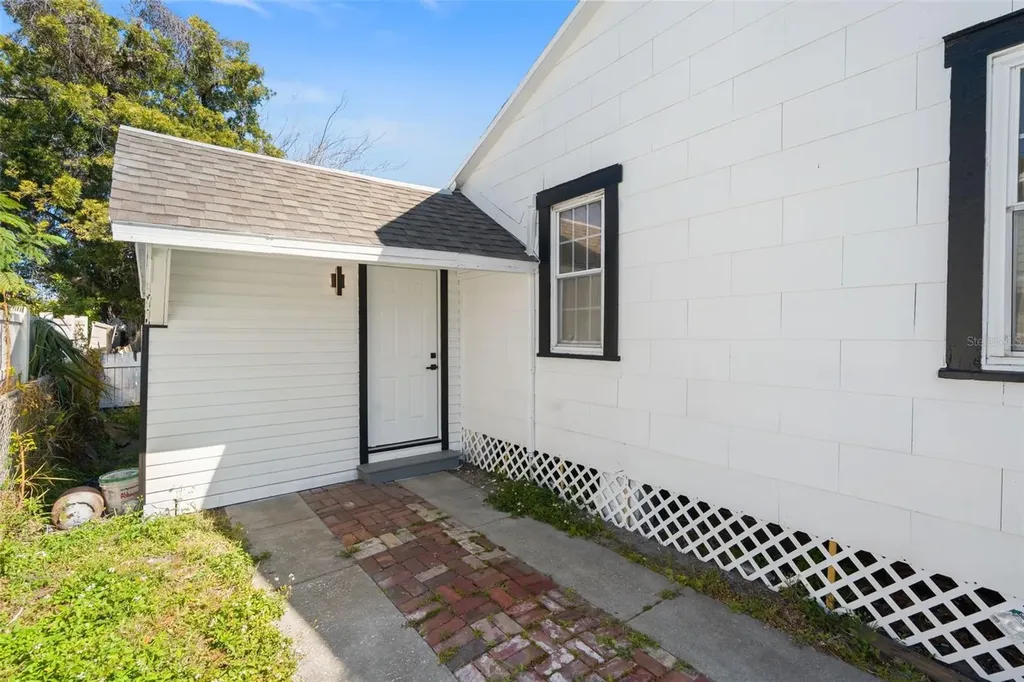 2008 Oakwood Avenue Tampa FL 33605