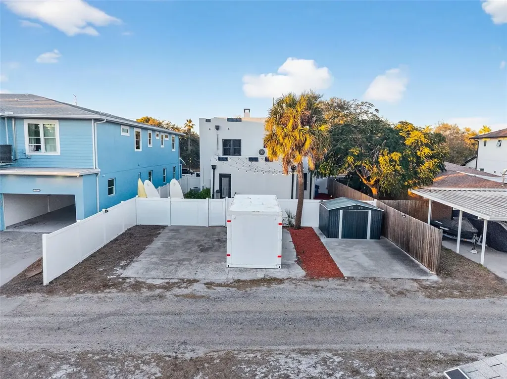 6566 1st Avenue S St Petersburg FL 33707