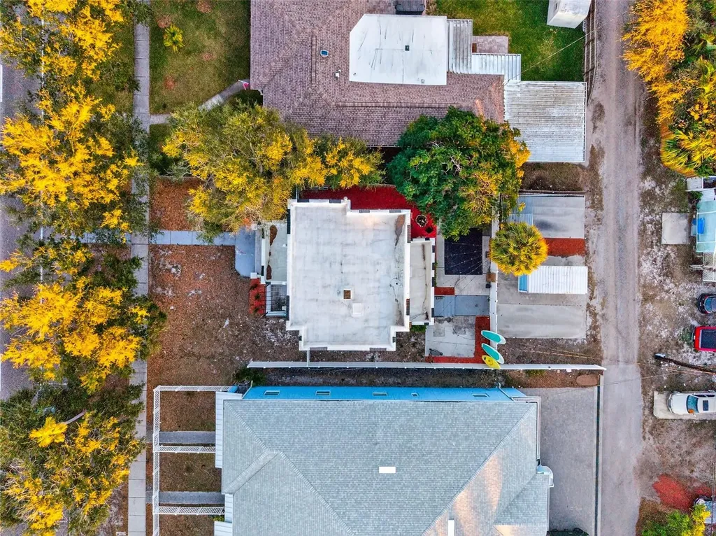 6566 1st Avenue S St Petersburg FL 33707
