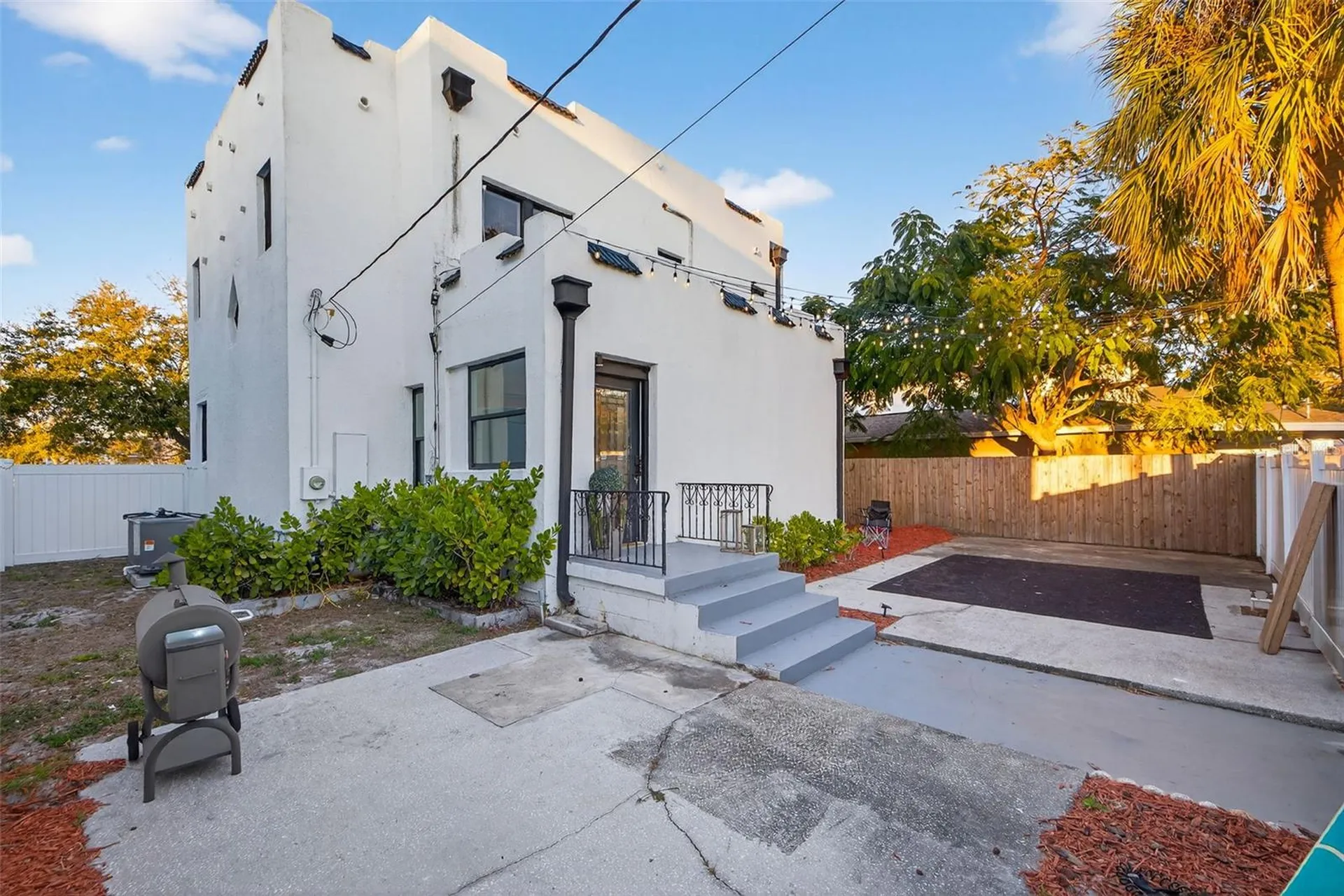 6566 1st Avenue S St Petersburg FL 33707