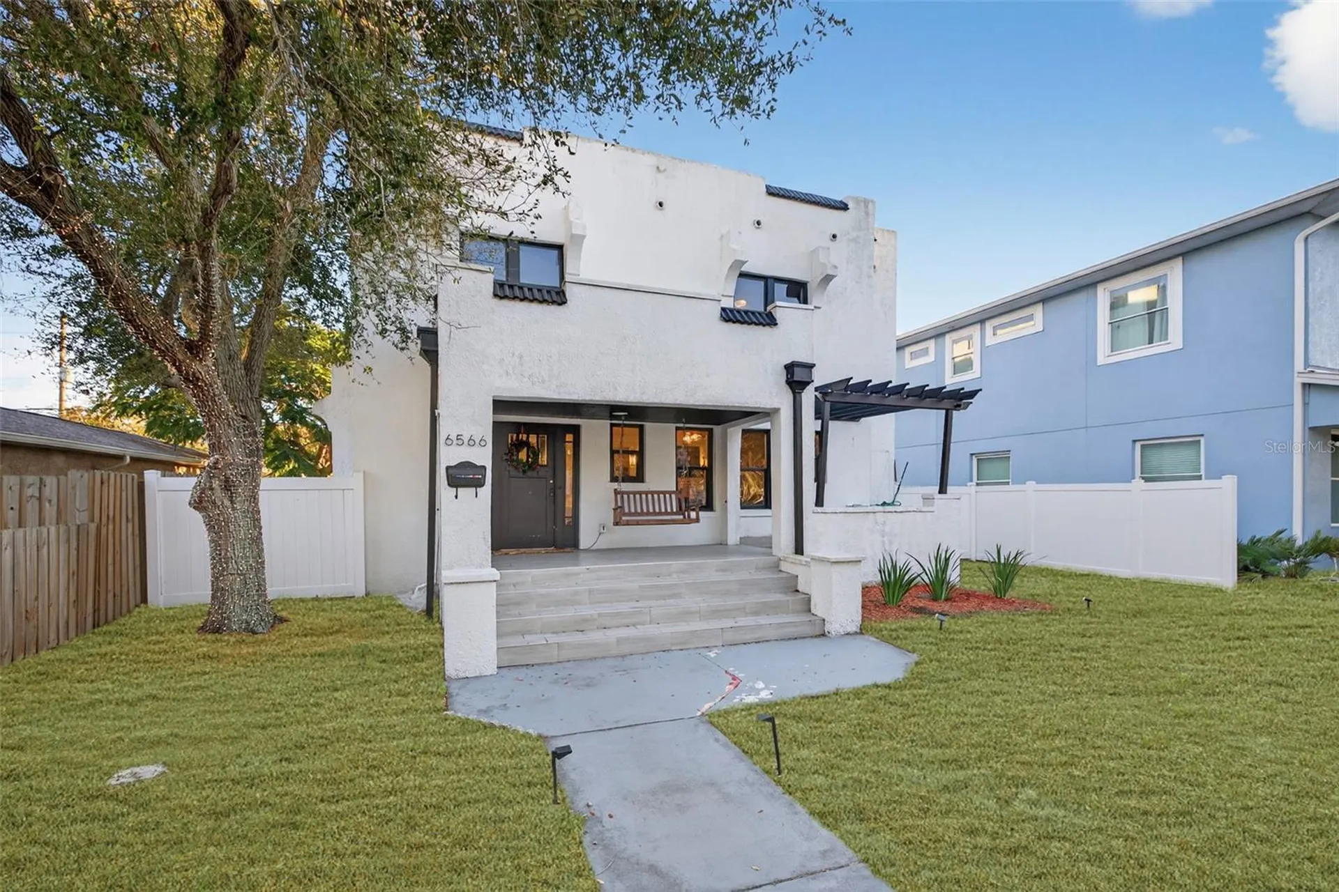 6566 1st Avenue S St Petersburg FL 33707
