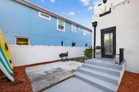 6566 1st Avenue S St Petersburg FL 33707