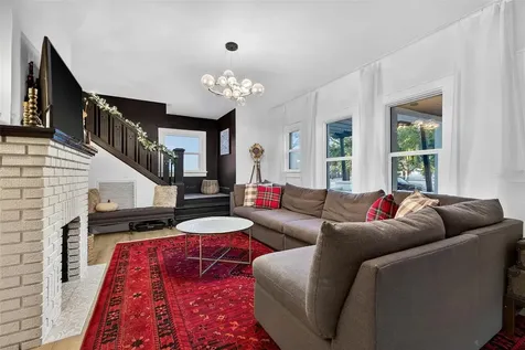 6566 1st Avenue S St Petersburg FL 33707