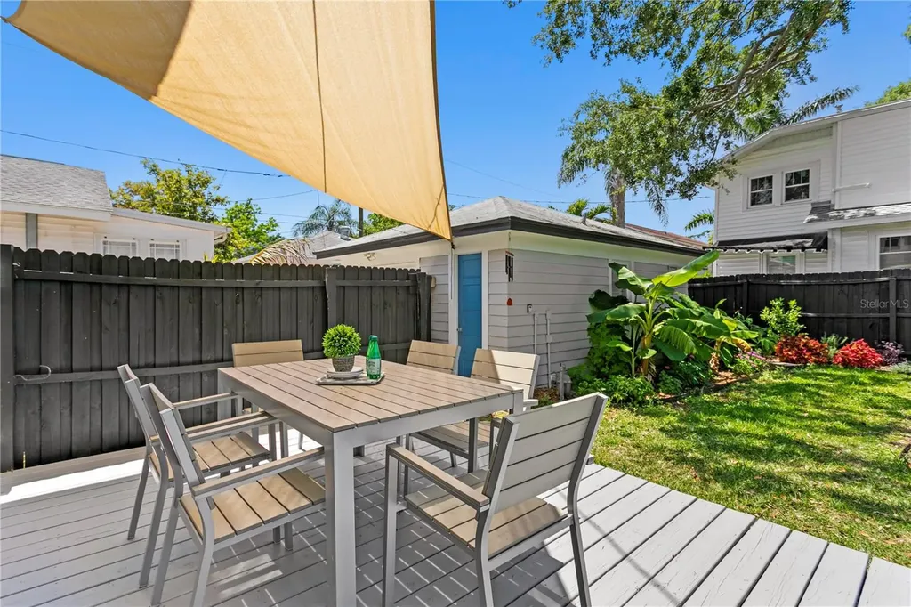 1140 Oak Street NE St Petersburg FL 33701