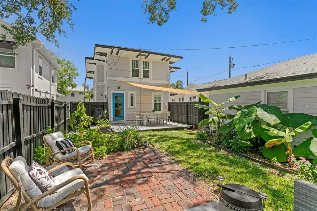 1140 Oak Street NE St Petersburg FL 33701