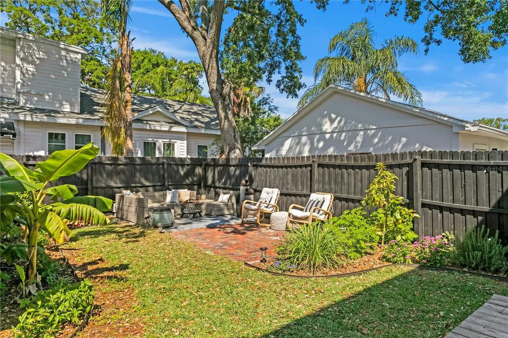 1140 Oak Street NE St Petersburg FL 33701