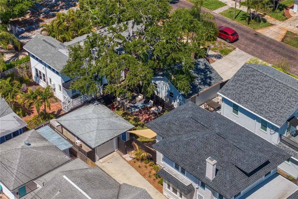 1140 Oak Street NE St Petersburg FL 33701
