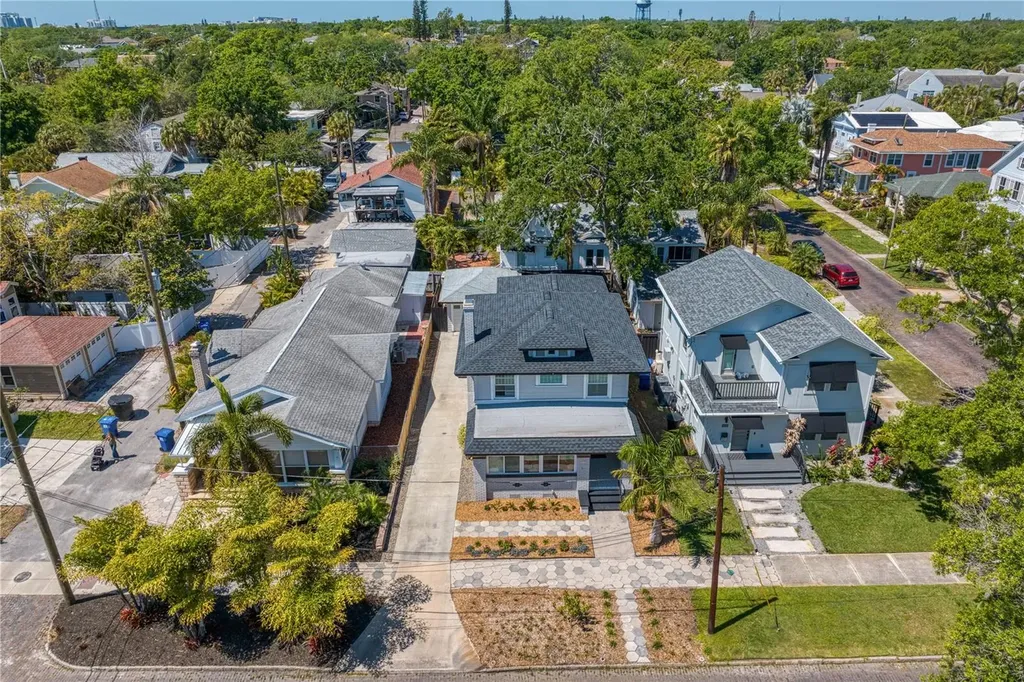 1140 Oak Street NE St Petersburg FL 33701