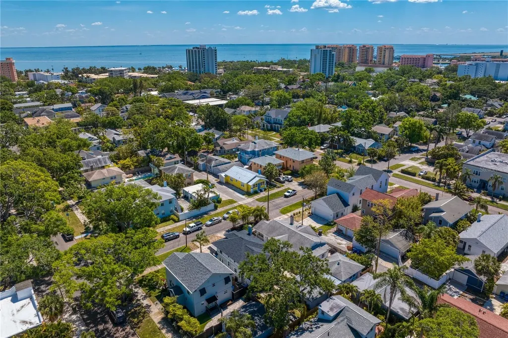 1140 Oak Street NE St Petersburg FL 33701