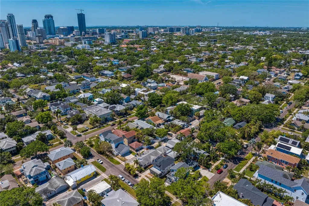 1140 Oak Street NE St Petersburg FL 33701