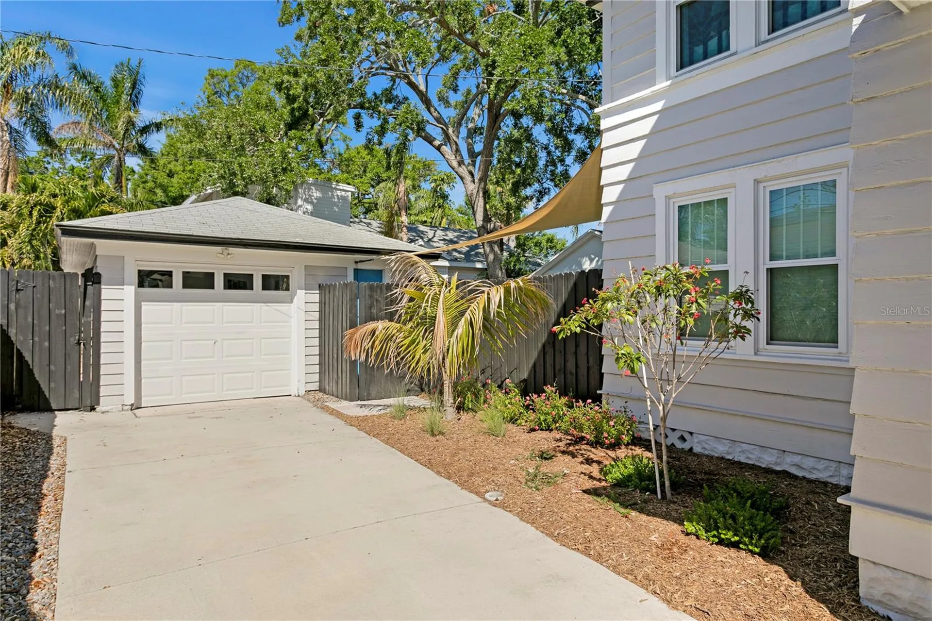 1140 Oak Street NE St Petersburg FL 33701