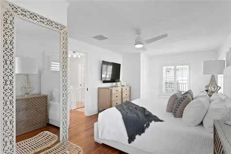 1140 Oak Street NE St Petersburg FL 33701