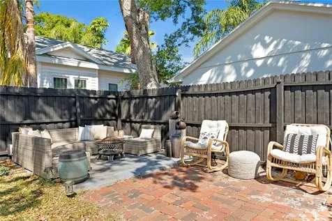 1140 Oak Street NE St Petersburg FL 33701