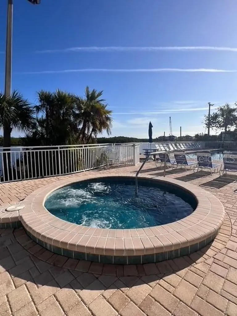 611 Destiny Drive Ruskin FL 33570