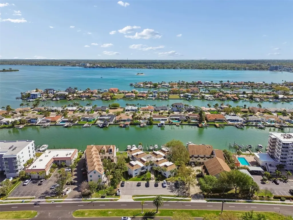 311 Island Way Clearwater Beach FL 33767