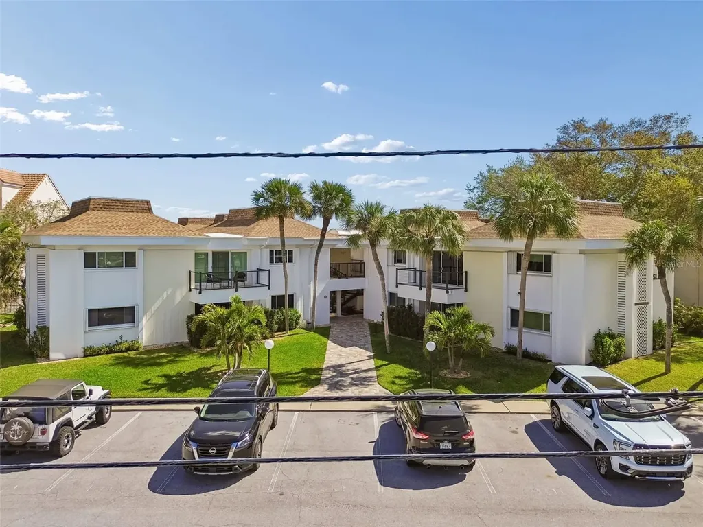 311 Island Way Clearwater Beach FL 33767