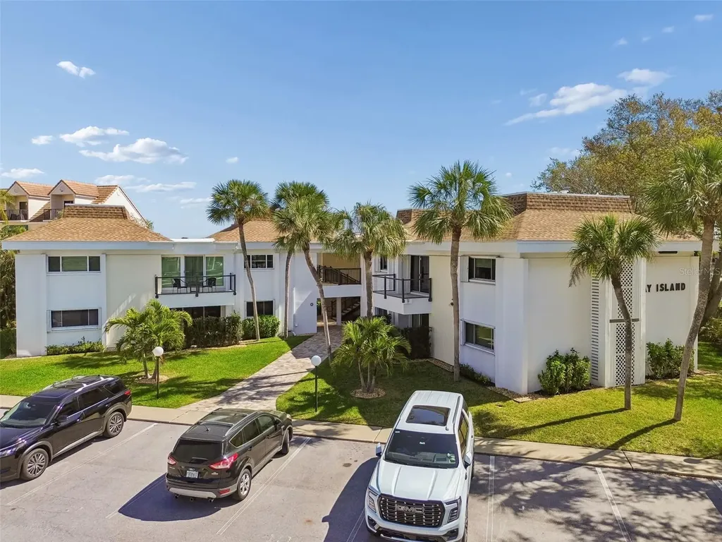 311 Island Way Clearwater Beach FL 33767