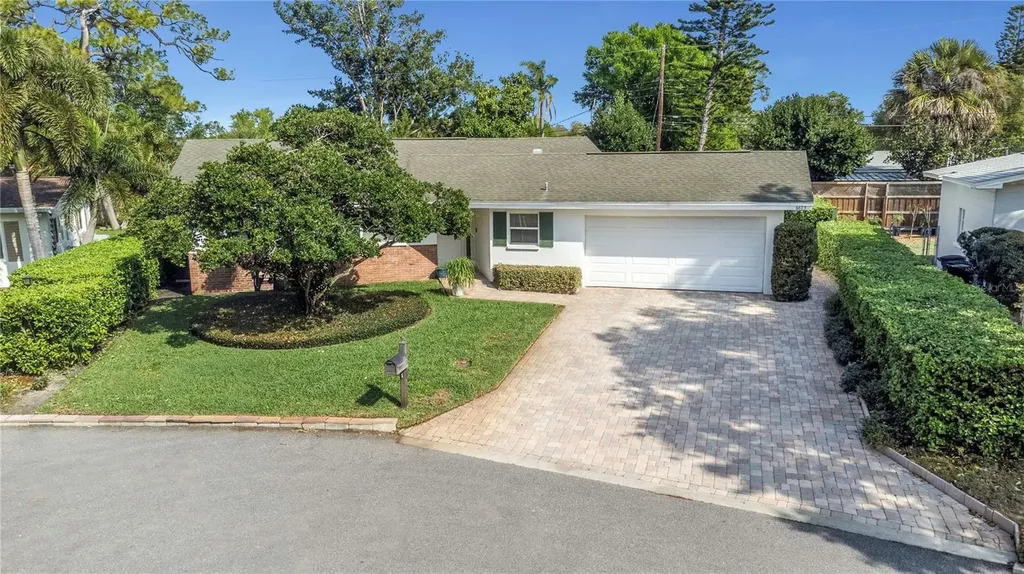 6613 Flamingo Way S St Petersburg FL 33707