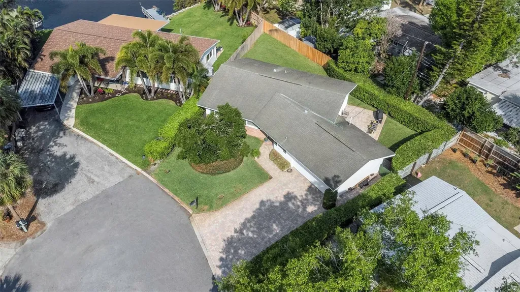 6613 Flamingo Way S St Petersburg FL 33707