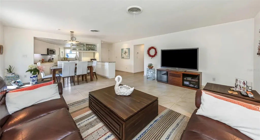 6613 Flamingo Way S St Petersburg FL 33707