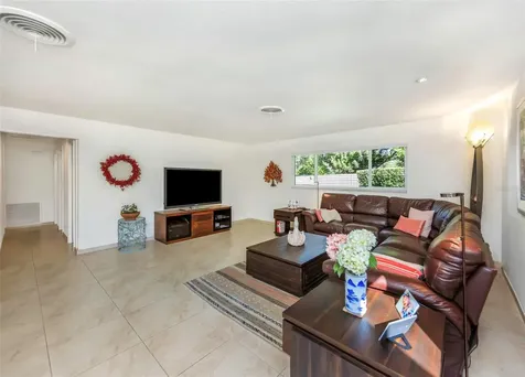 6613 Flamingo Way S St Petersburg FL 33707