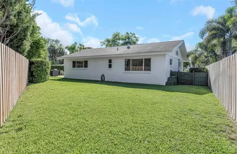 6613 Flamingo Way S St Petersburg FL 33707