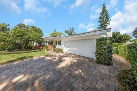 6613 Flamingo Way S St Petersburg FL 33707