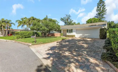 6613 Flamingo Way S St Petersburg FL 33707