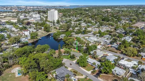 6613 Flamingo Way S St Petersburg FL 33707