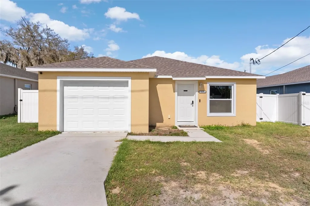 317 Courtland Street Auburndale FL 33823