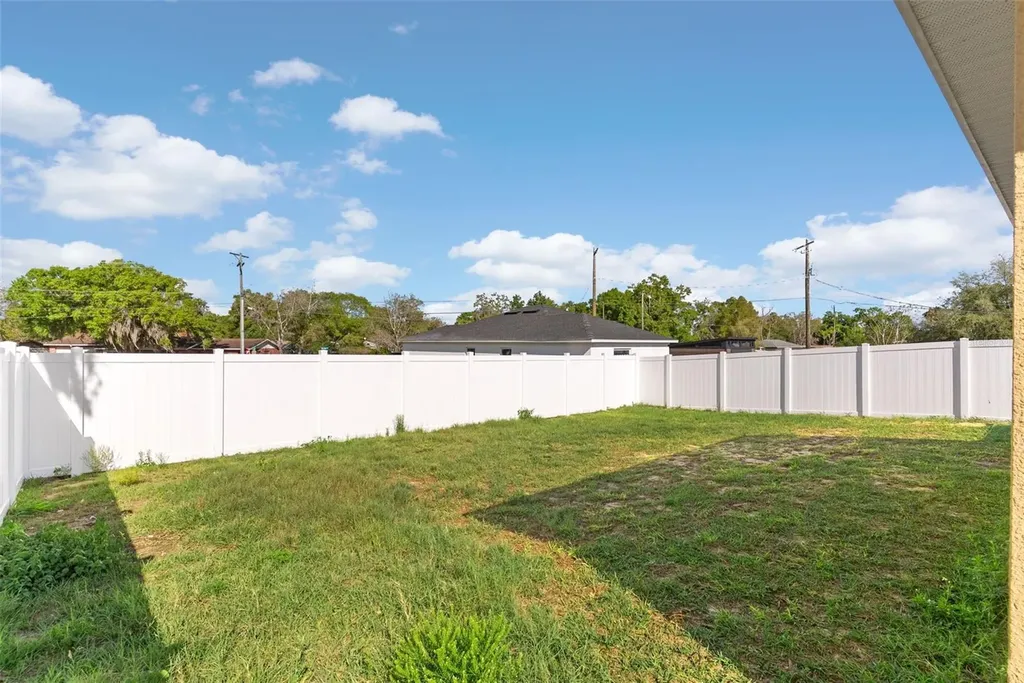 317 Courtland Street Auburndale FL 33823