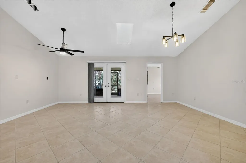 112 Anclote Road Tarpon Springs FL 34689