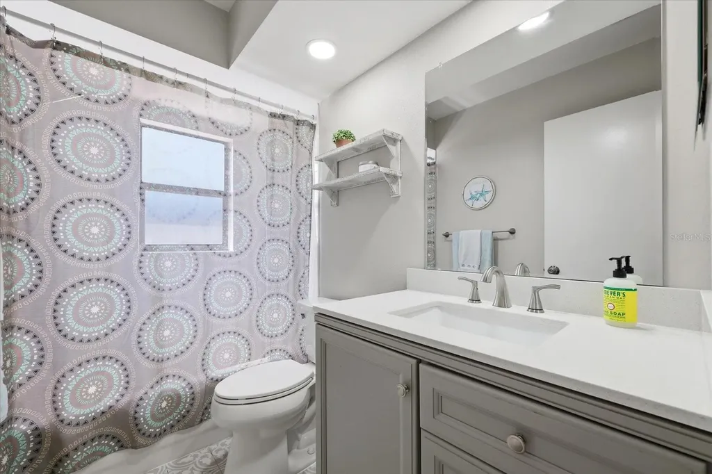2016 58th Circle S St Petersburg FL 33712