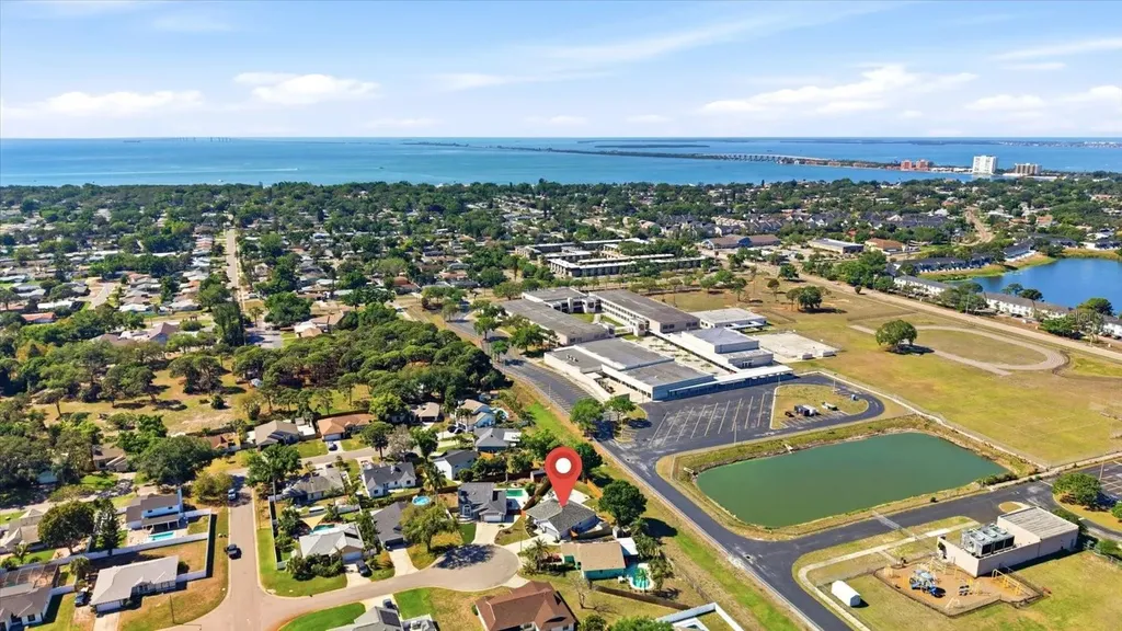 2016 58th Circle S St Petersburg FL 33712