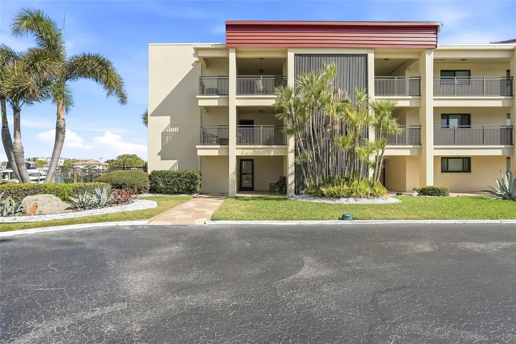 868 Bayway Boulevard Clearwater Beach FL 33767