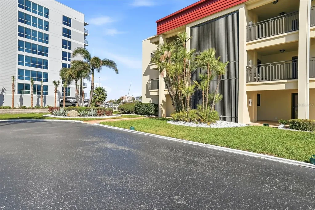 868 Bayway Boulevard Clearwater Beach FL 33767