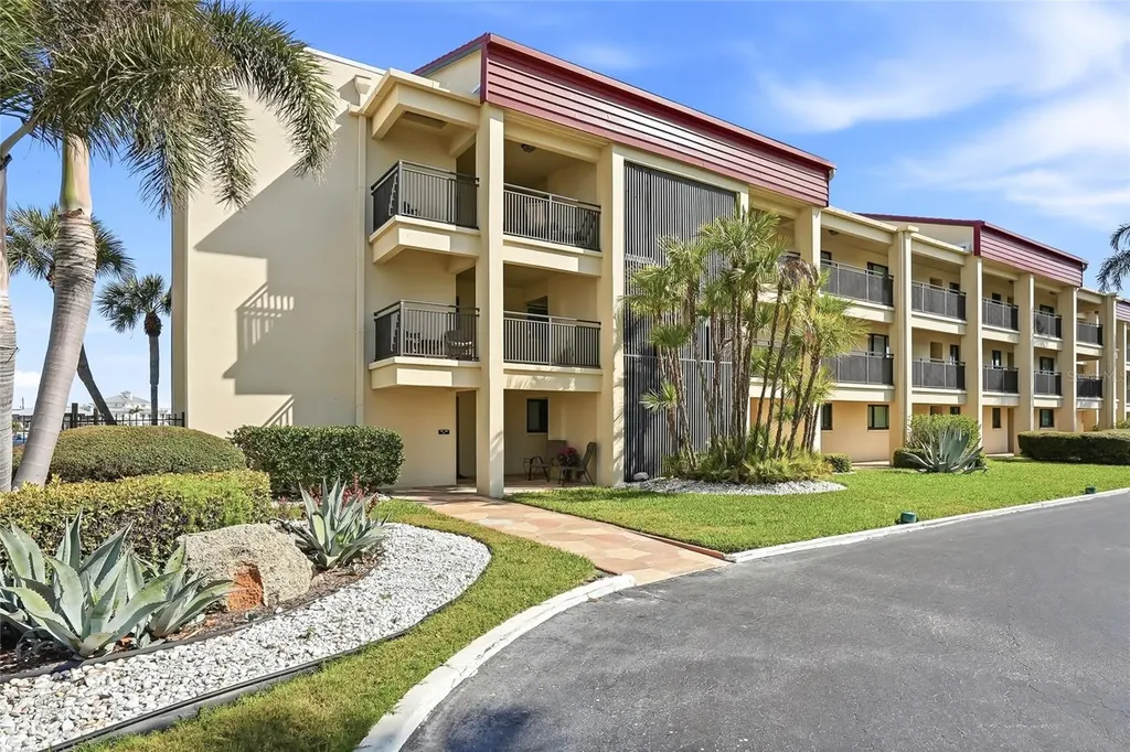868 Bayway Boulevard Clearwater Beach FL 33767