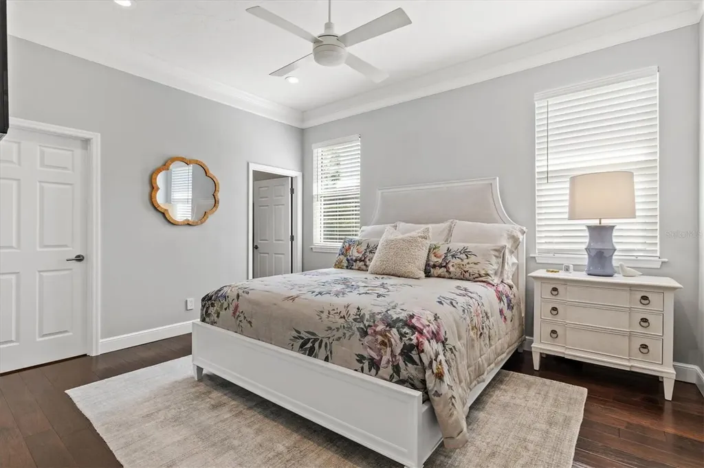 7305 Links Court Sarasota FL 34243